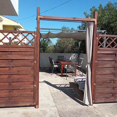 Apartman Carpe Diem Sutomiscica Buitenkant foto