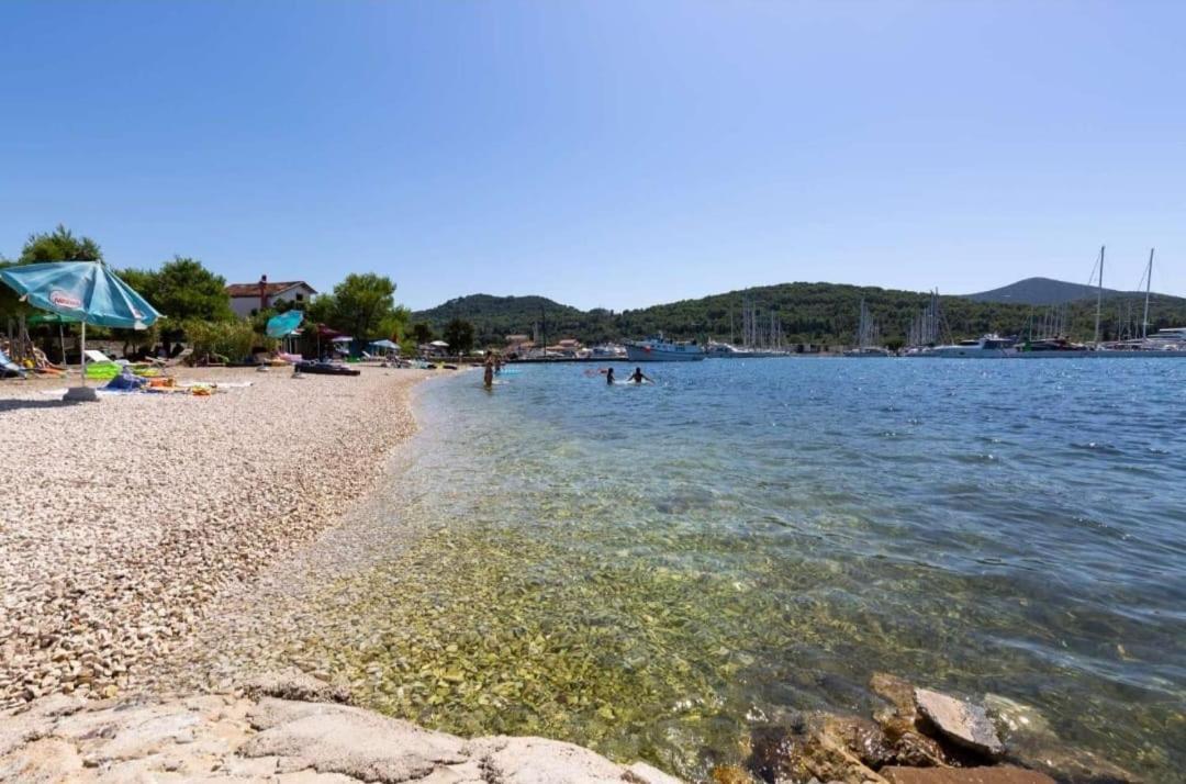 Apartman Carpe Diem Sutomiscica Buitenkant foto