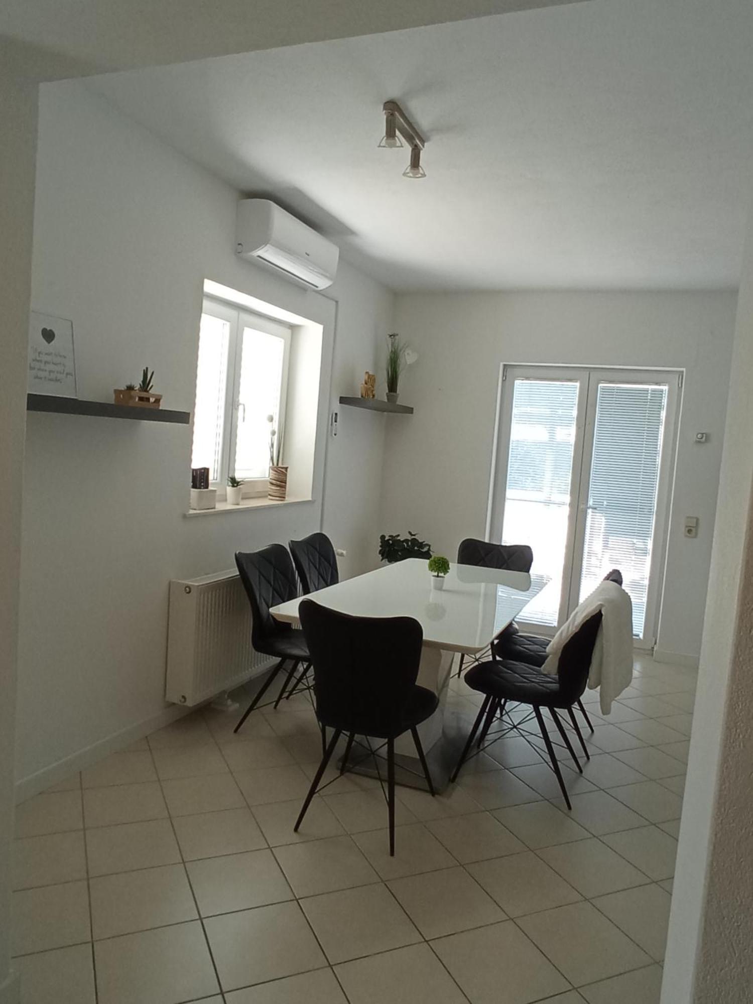 Apartman Carpe Diem Sutomiscica Buitenkant foto