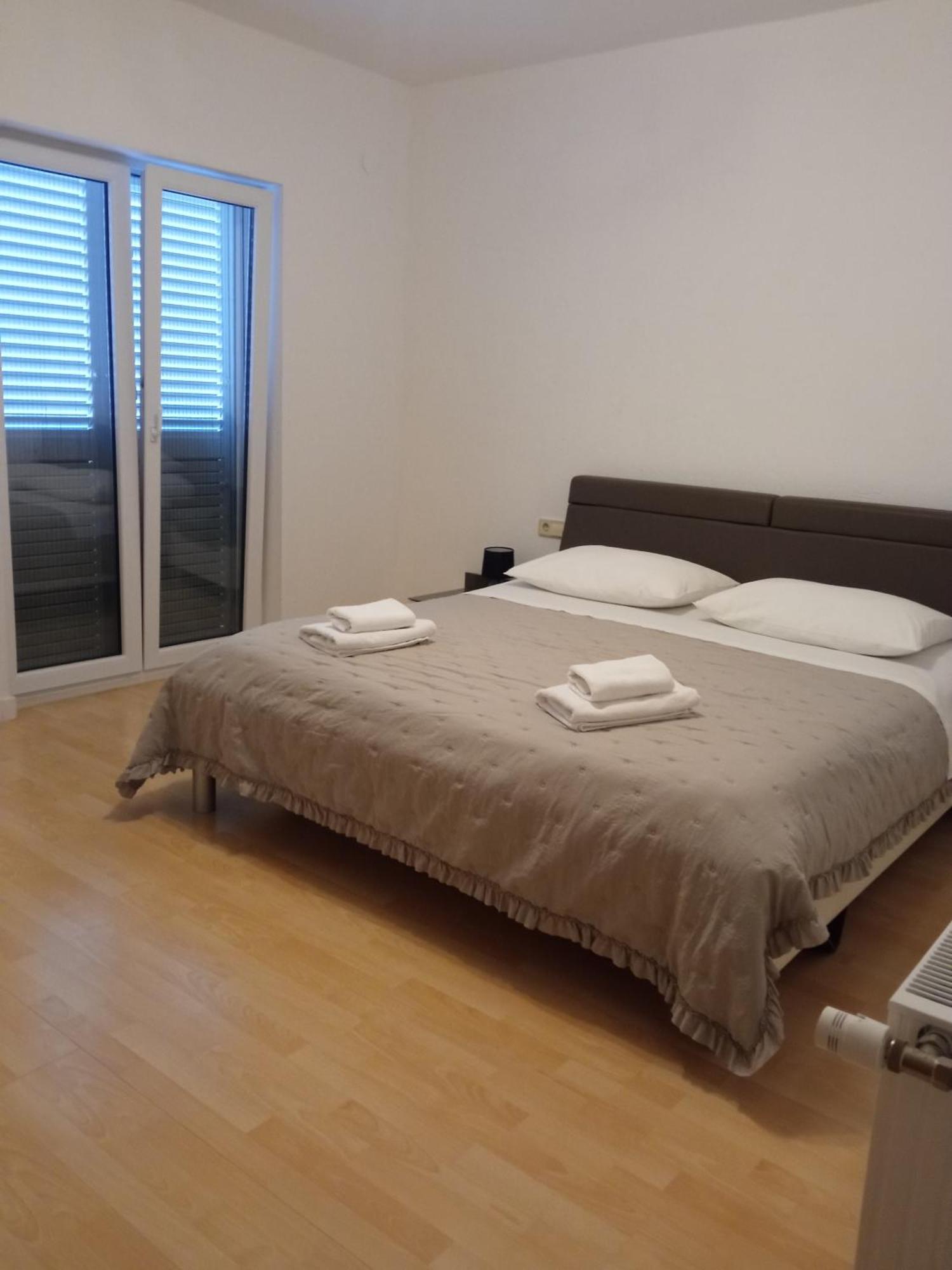 Apartman Carpe Diem Sutomiscica Buitenkant foto